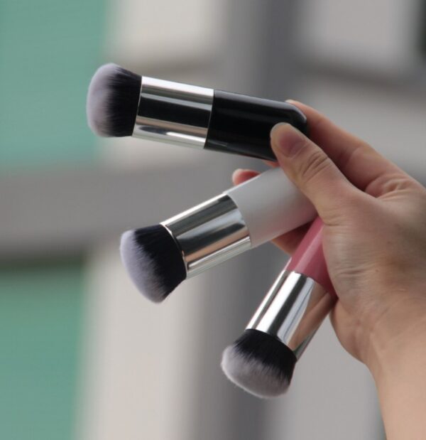 Chubby-pier-makeup-brush-foundation-powder-brush-Mixed-16